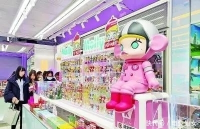 万物皆可“潮”！潮流玩具的工美设计“潮”在何处？探秘超207亿元市场的审美与商业密码